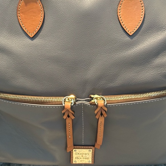 Dooney & Bourke NWOT Dillen Double Pocket Satchel in Elephant - Picture 5 of 7